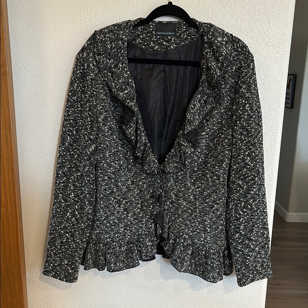 Cynthia Rowley Black and White Blazer Classic Versatile Design